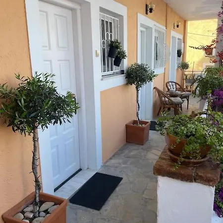 Erietta Studio Lägenhet Benitses (Corfu)